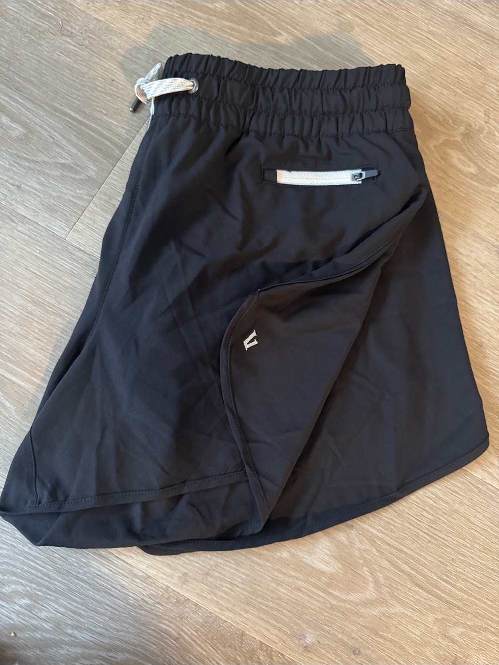 Vuori shorts - Picture 3 of 4